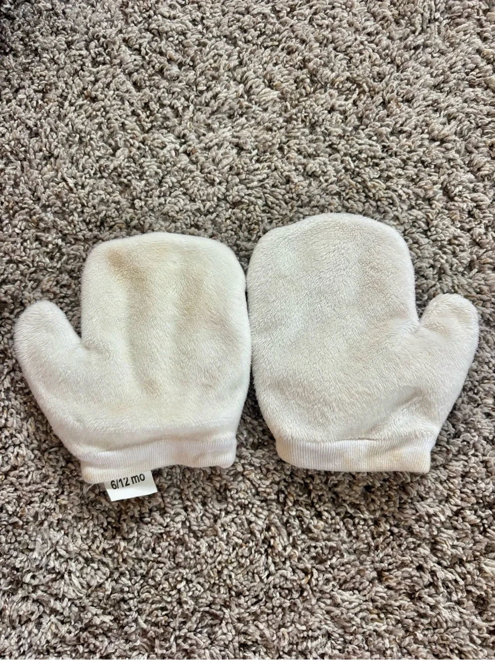 Vintage 2000’s Disney Store Mickey Mouse Plush Hat & Gloves Costume Set 6-12M